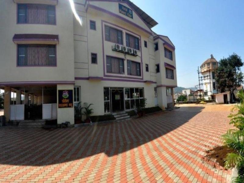 Mountview Resort & Spa Лонавала Екстериор снимка