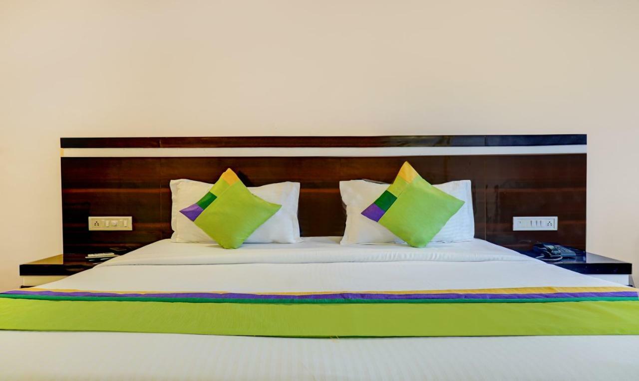 Mountview Resort & Spa Лонавала Екстериор снимка