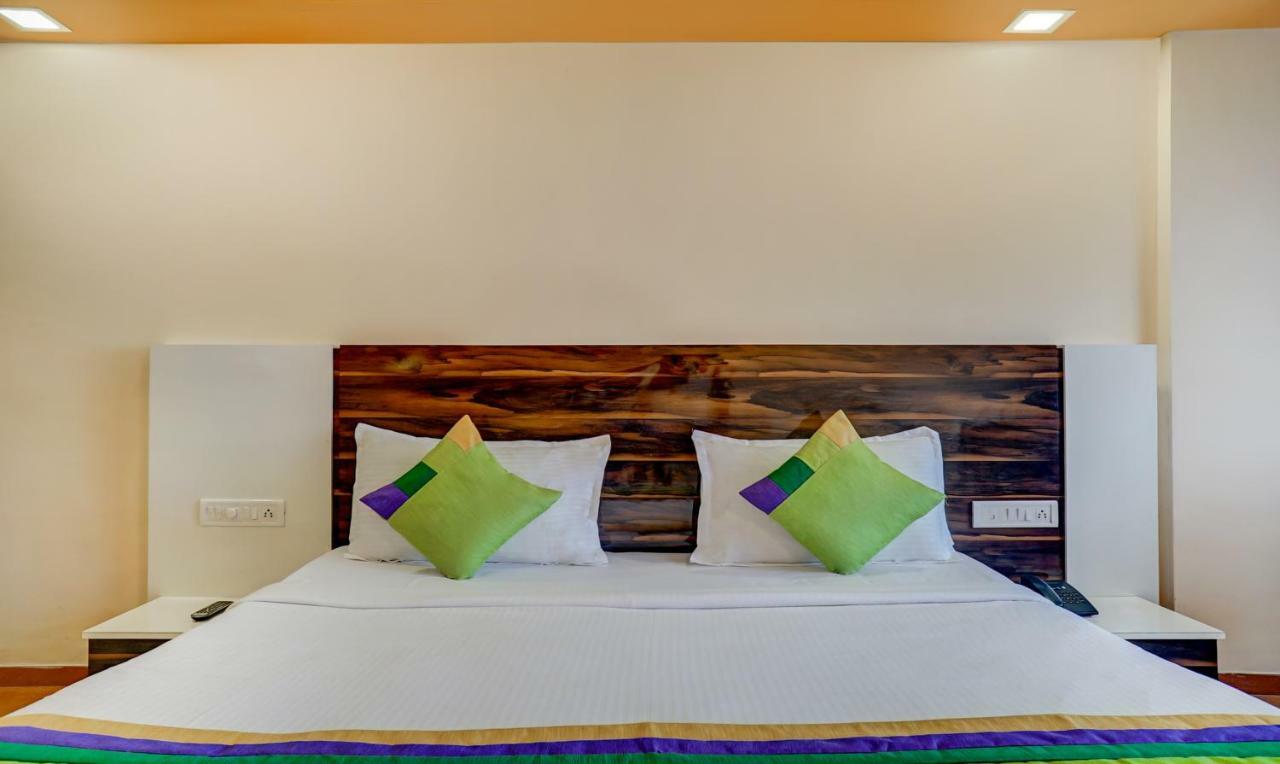 Mountview Resort & Spa Лонавала Екстериор снимка
