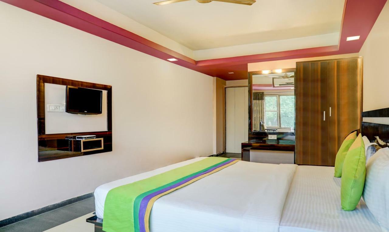 Mountview Resort & Spa Лонавала Екстериор снимка