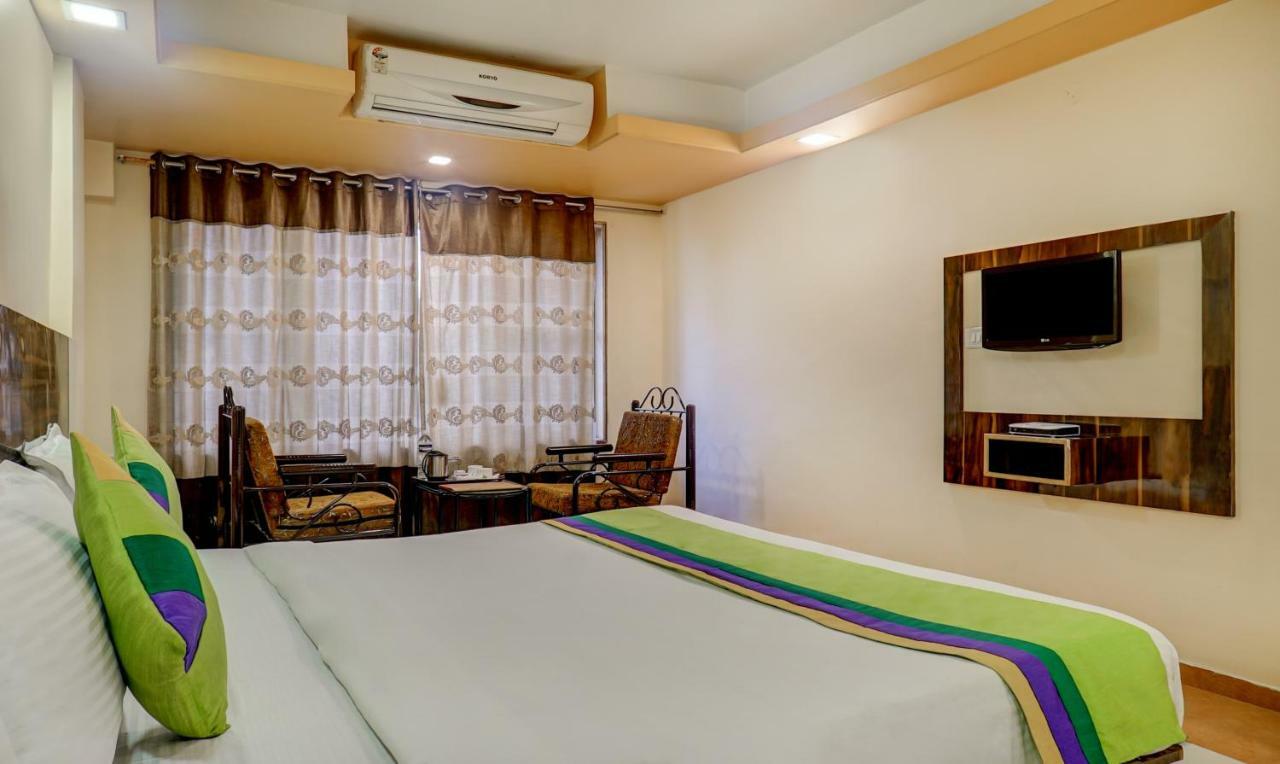 Mountview Resort & Spa Лонавала Екстериор снимка