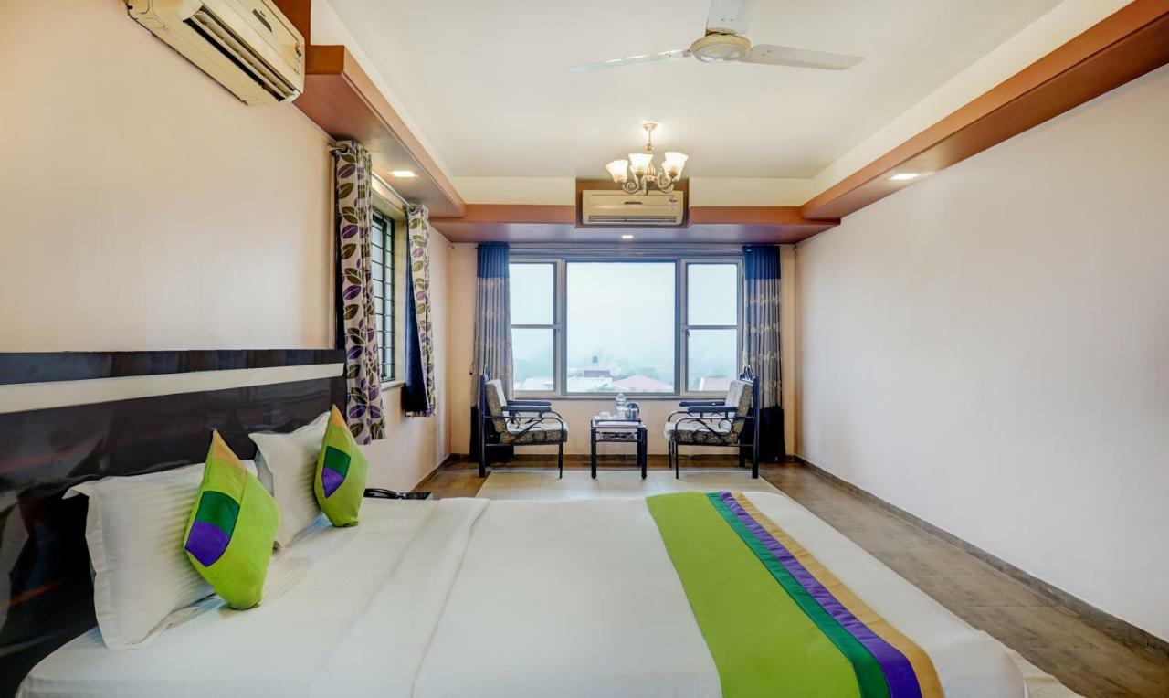 Mountview Resort & Spa Лонавала Екстериор снимка