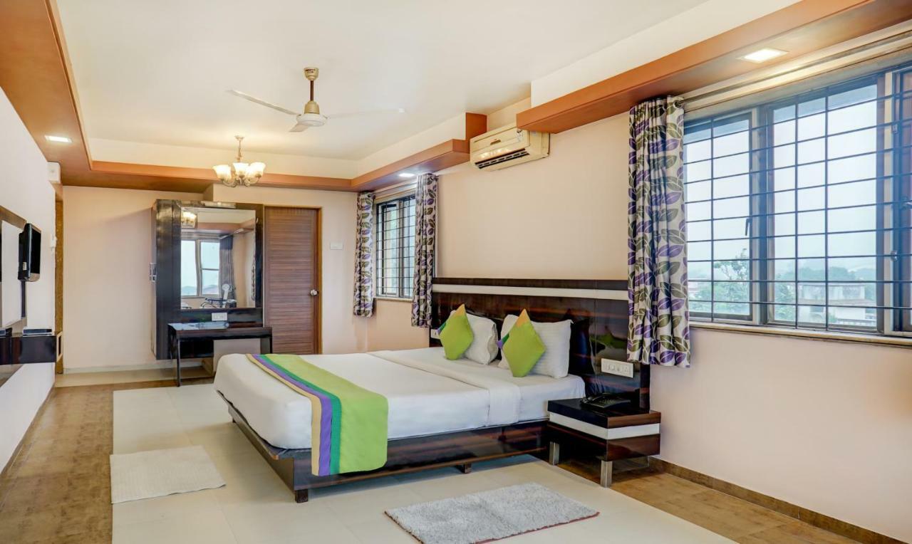 Mountview Resort & Spa Лонавала Екстериор снимка